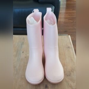 SOLD!!!Cat & Jack Size 3 Blush/Andy rain Boots. Big Girls Light Pink.